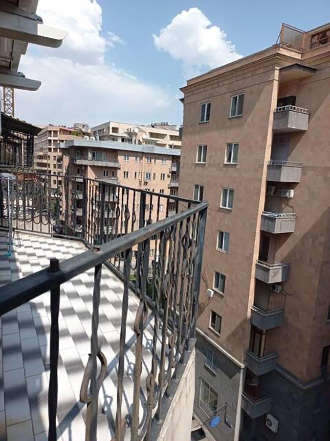 Loft Home In City Center Erévan Extérieur photo