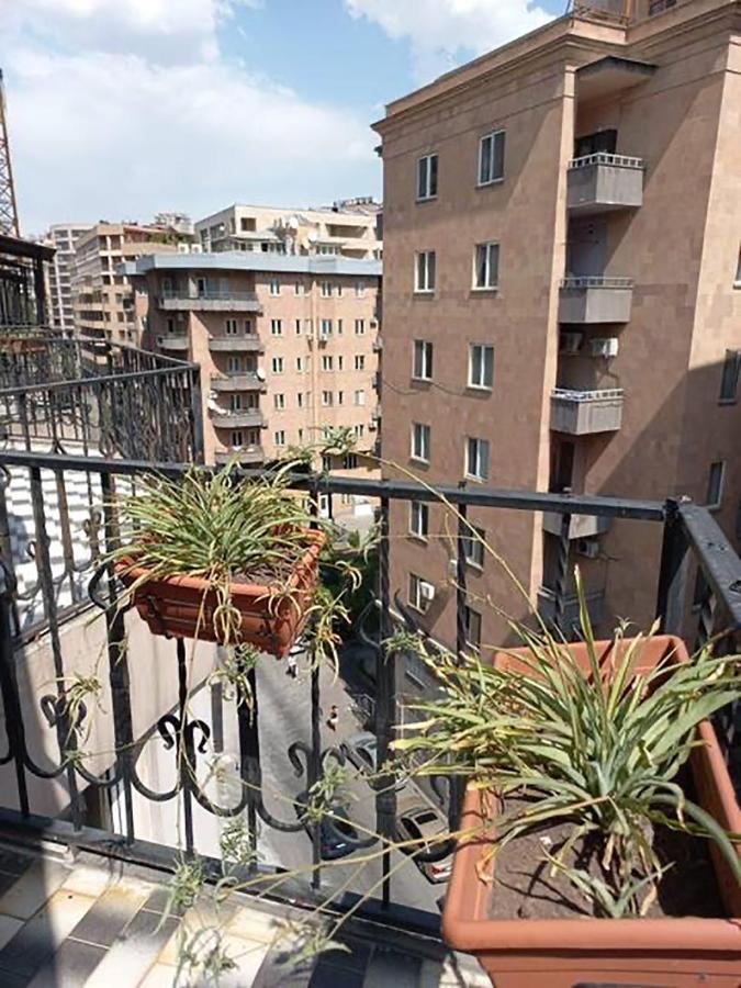 Loft Home In City Center Erévan Extérieur photo