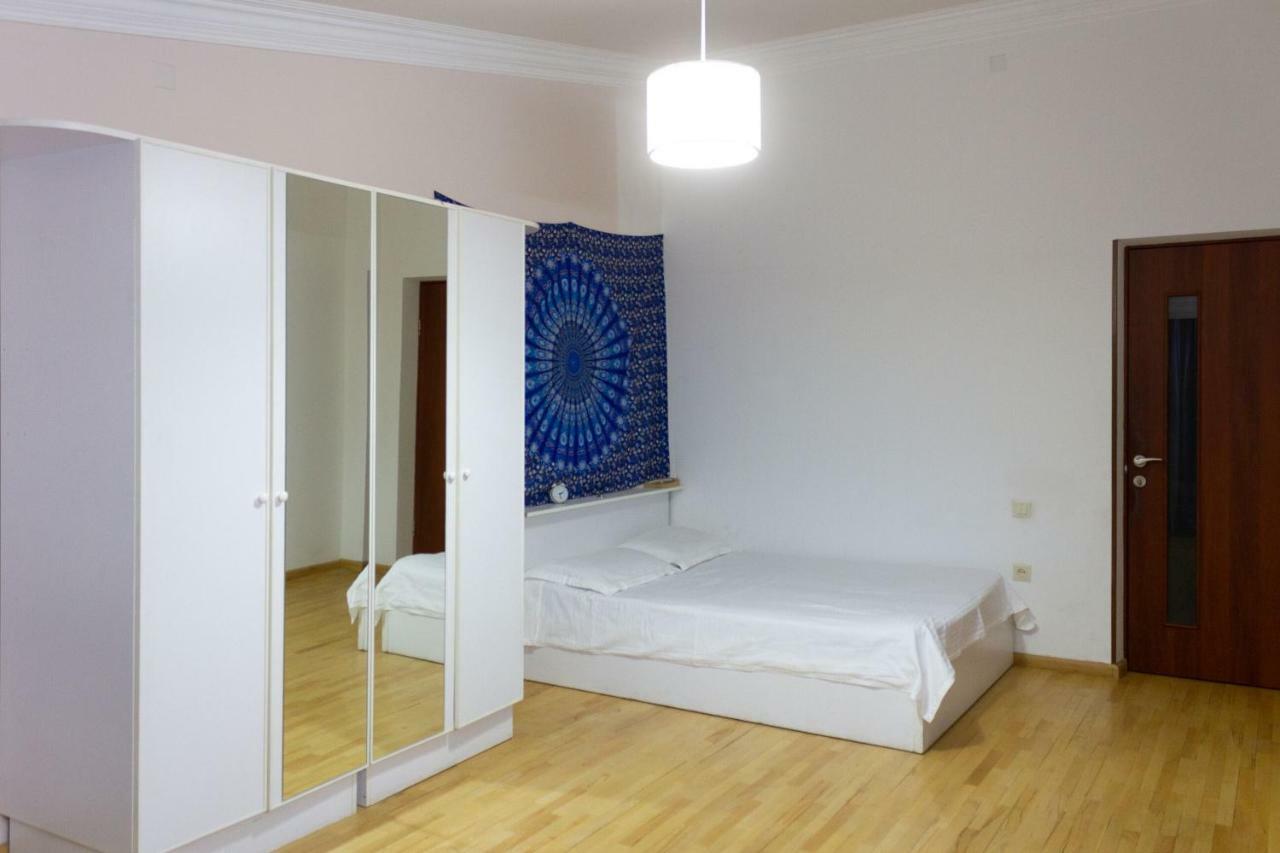 Loft Home In City Center Erévan Extérieur photo